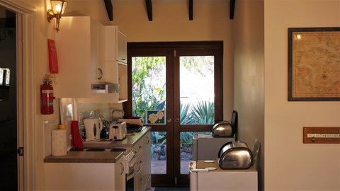 Eleebana Guest House - Accommodation Cairns 20