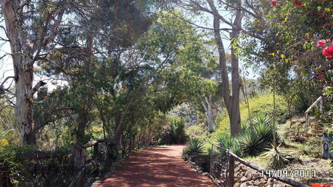 Eleebana Guest House - Accommodation Cairns 12