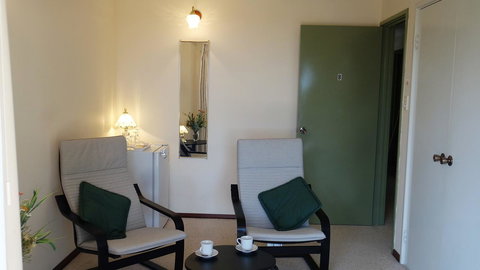 Eleebana Guest House - Accommodation Cairns 6