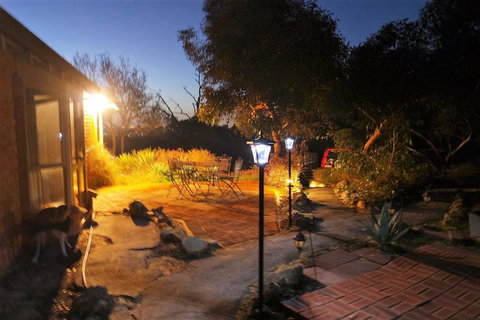 Eleebana Guest House - Accommodation Cairns 35