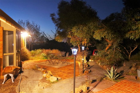 Eleebana Guest House - Accommodation Cairns 36