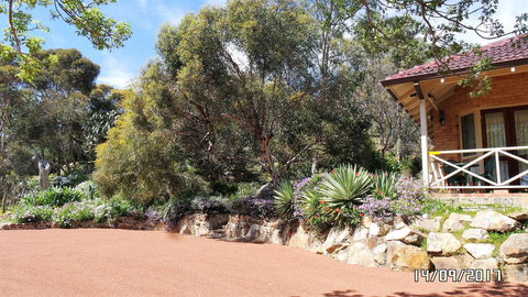 Eleebana Guest House - Accommodation Cairns 11