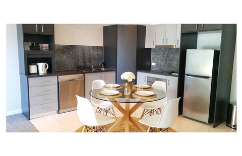 Stylish 1BDR Unit In The Heart Of Subiaco - Accommodation Cairns 5
