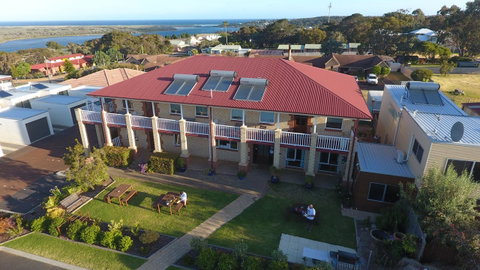 Baywatch Retreat Augusta - Accommodation Cairns 1