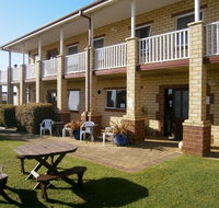 Baywatch Manor Augusta - Accommodation Cairns