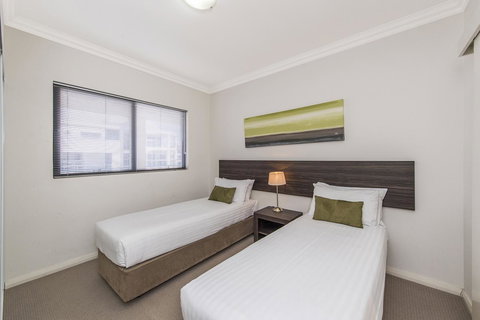 Dolphin Quay Apartments - Accommodation Cairns 39