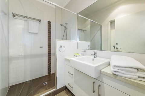 Dolphin Quay Apartments - Accommodation Cairns 42