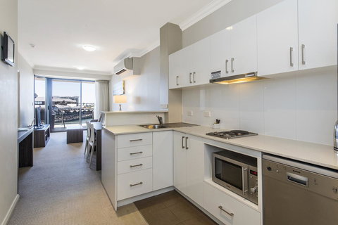 Dolphin Quay Apartments - Accommodation Cairns 35