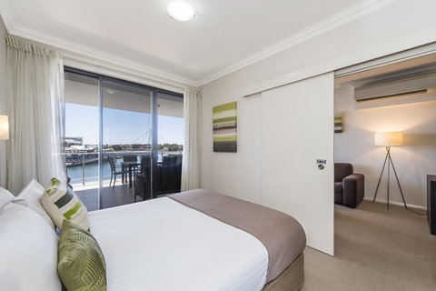 Dolphin Quay Apartments - Accommodation Cairns 28
