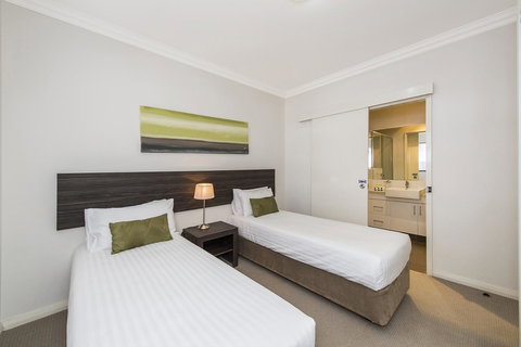 Dolphin Quay Apartments - Accommodation Cairns 44