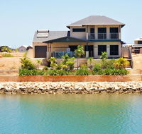 27 Corella Court - Exquisite Marina Home With a Pool and Wi-Fi - Accommodation Cairns