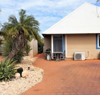 Osprey Holiday Village Unit 213/1 Bedroom - Spa bath king size bed perfect for any couple - Accommodation Cairns