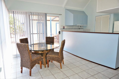 Osprey Holiday Village Unit 120 - Plenty Of Room For A Large Family - Accommodation Cairns 5