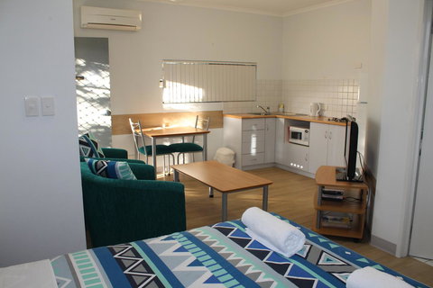 Mandurah Ocean Marina Chalets - Accommodation Cairns 1