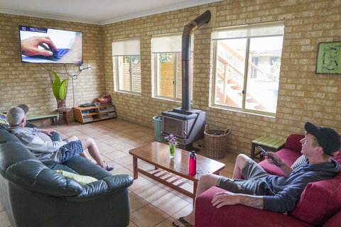 Lancelin Lodge - Accommodation Cairns 4