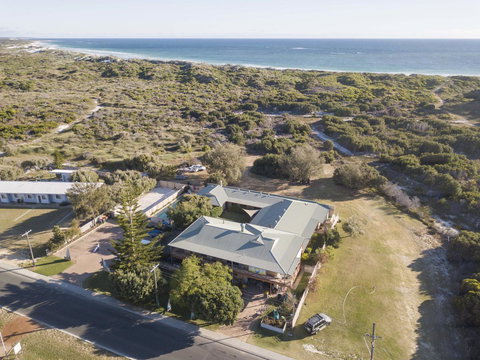 Lancelin Lodge - Accommodation Cairns 12