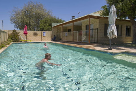 Lancelin Lodge - Accommodation Cairns 24