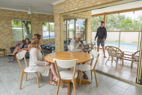 Lancelin Lodge - Accommodation Cairns 25
