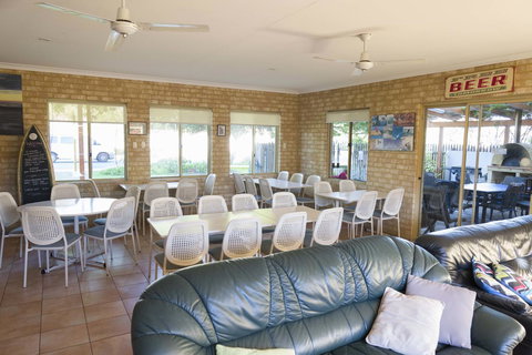 Lancelin Lodge - Accommodation Cairns 21