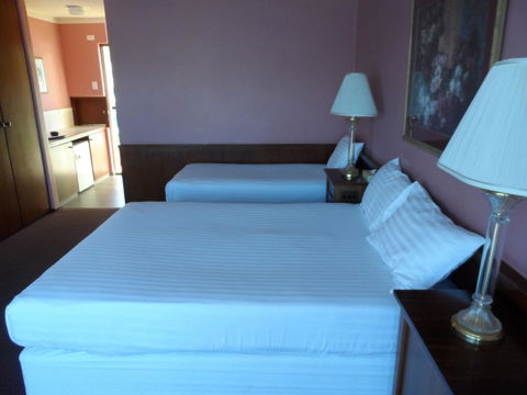 Clifton Motel & Grittleton Lodge - Accommodation Cairns 18