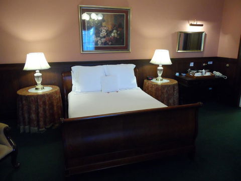 Clifton Motel & Grittleton Lodge - Accommodation Cairns 30