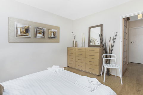 Gorgeous 26 1 Bed Designer Fitout Perfect Location - Accommodation Cairns 28