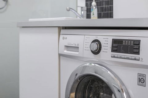 Gorgeous 26 1 Bed Designer Fitout Perfect Location - Accommodation Cairns 38