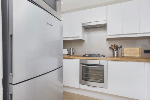 Gorgeous 26 1 Bed Designer Fitout Perfect Location - Accommodation Cairns 40