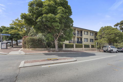 Gorgeous 26 1 Bed Designer Fitout Perfect Location - Accommodation Cairns 25