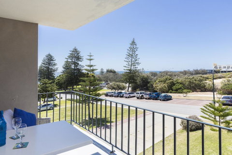 Cottesloe Marine Apartment - Executive Escapes - Accommodation Cairns 6