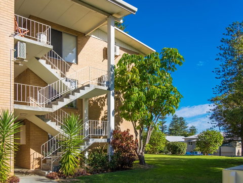 Cottesloe Beach Pines Apartment - Accommodation Cairns 11