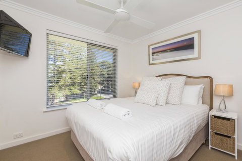 Cottesloe Beach Pines Apartment - Accommodation Cairns 5