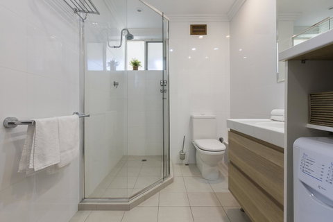 Cottesloe Beach Pines Apartment - Accommodation Cairns 9