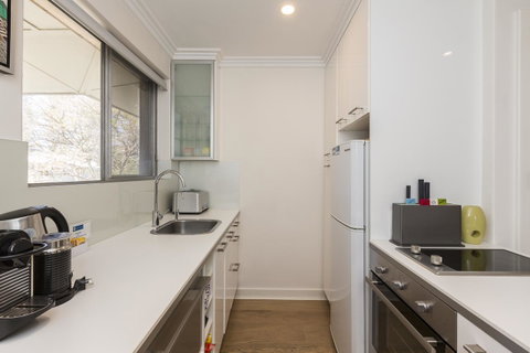 Cottesloe Beach Pines Apartment - Accommodation Cairns 2