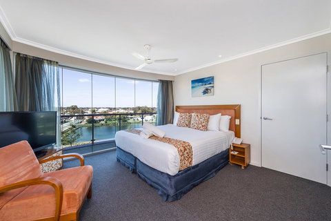 A 406 FANTASTIC OCEAN BEACH And MARINA VIEW APT - MANDURAH - Accommodation Cairns 12