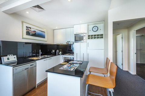 A 406 FANTASTIC OCEAN BEACH And MARINA VIEW APT - MANDURAH - Accommodation Cairns 19