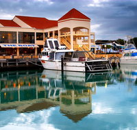 The Marina Hotel - Mindarie - Accommodation Cairns