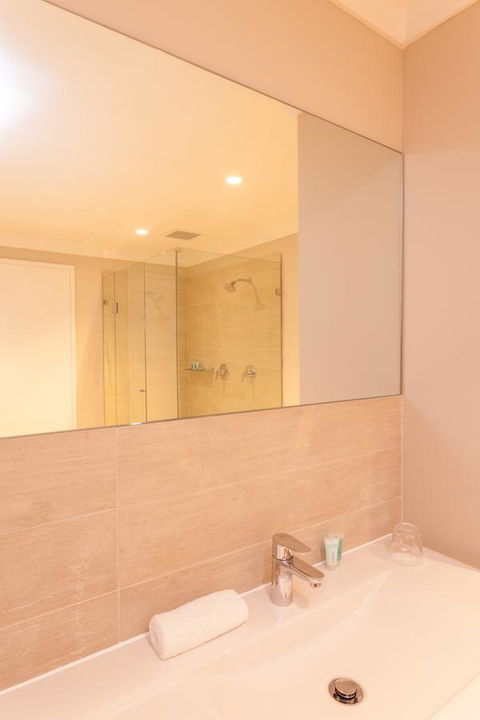 The Marina Hotel - Mindarie - Accommodation Cairns 13