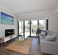 Modern Apartment Redcliffe near Perth Airport 0126 - Accommodation Cairns