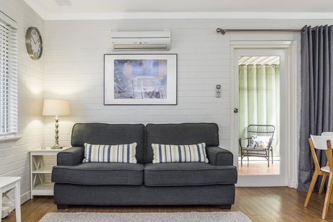 Hensman 10 - Accommodation Cairns 7