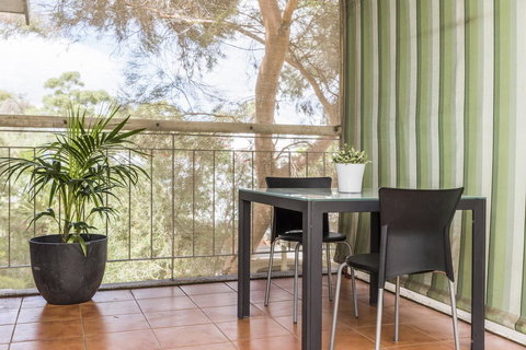 Hensman 10 - Accommodation Cairns 18