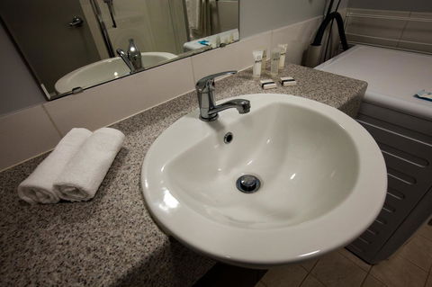 Beadon Bay Hotel - Accommodation Cairns 10