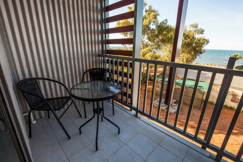 Beadon Bay Hotel - Accommodation Cairns 7
