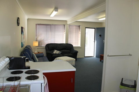 Old Pier Apartments - Accommodation Cairns 6
