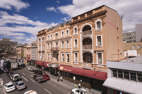 Hadley\'s Orient Hotel - Accommodation Cairns 0