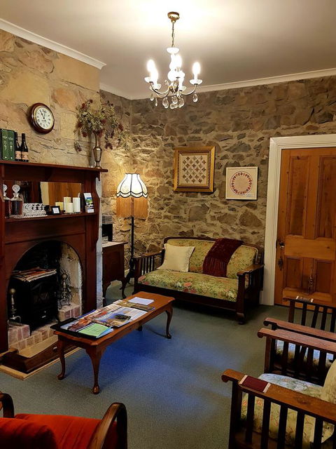 Orford's Sanda House B&B - Accommodation Cairns 11