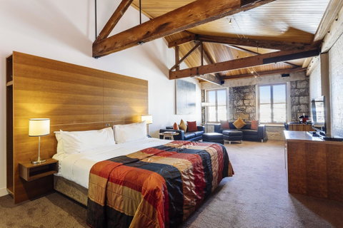 The Henry Jones Art Hotel - Accommodation Cairns 6