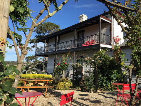 The Dragonfly Inn - Accommodation Cairns 0