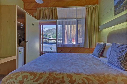 Gold Rush Inn - Accommodation Cairns 11