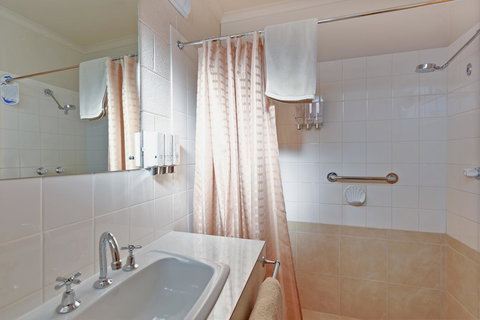 Gold Rush Inn - Accommodation Cairns 24